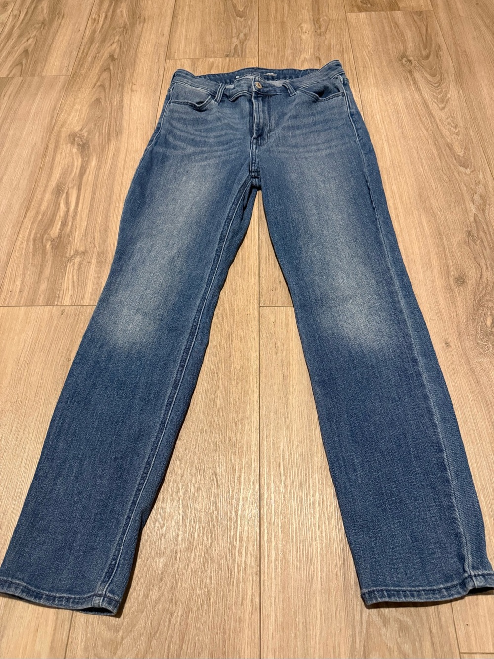 Old Navy Women's Straight-Leg Jeans in Blue Wash